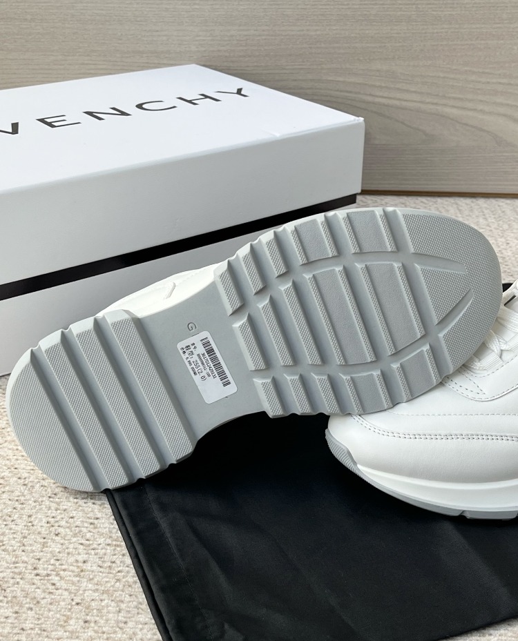 Givenchy Trainers sneakers in shiny padded leather 39-45