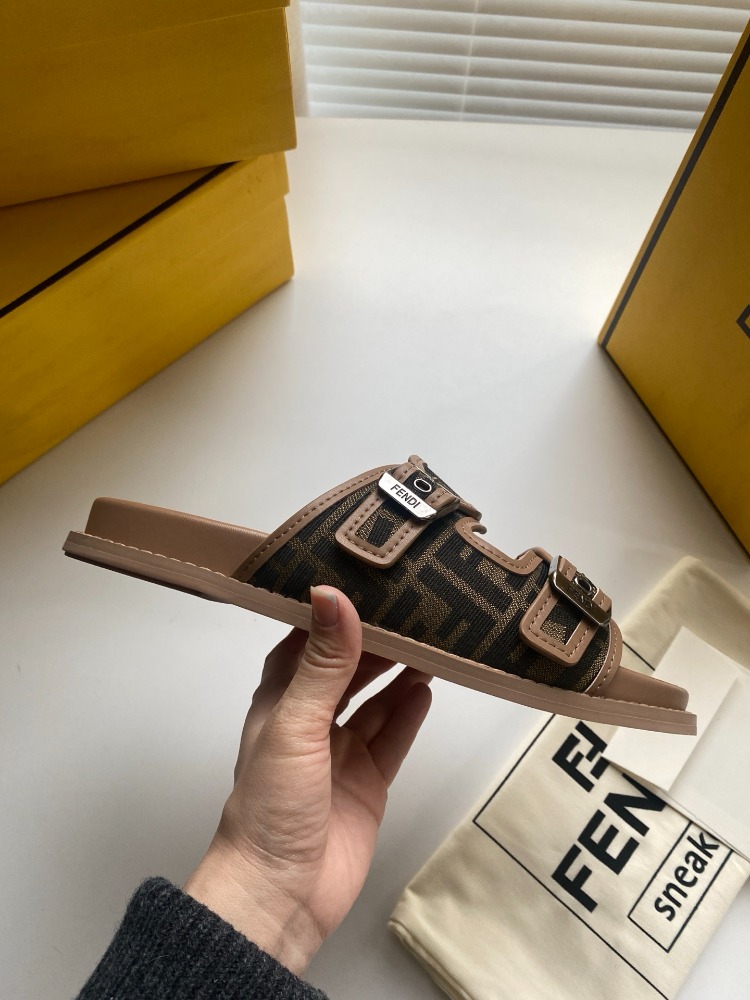 Fendi Feel Sandals Fabric Brown 39-46