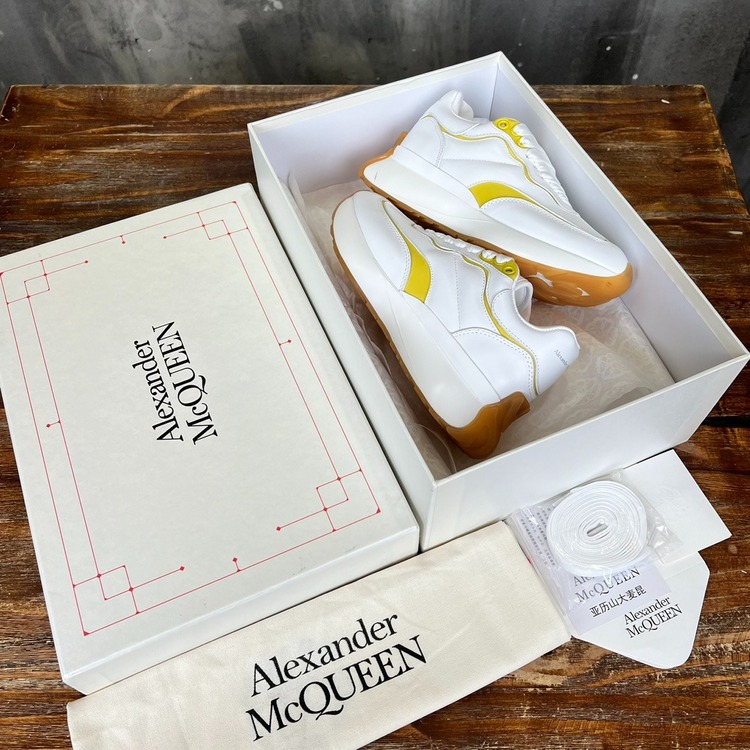 Alexander McQueen 35/45