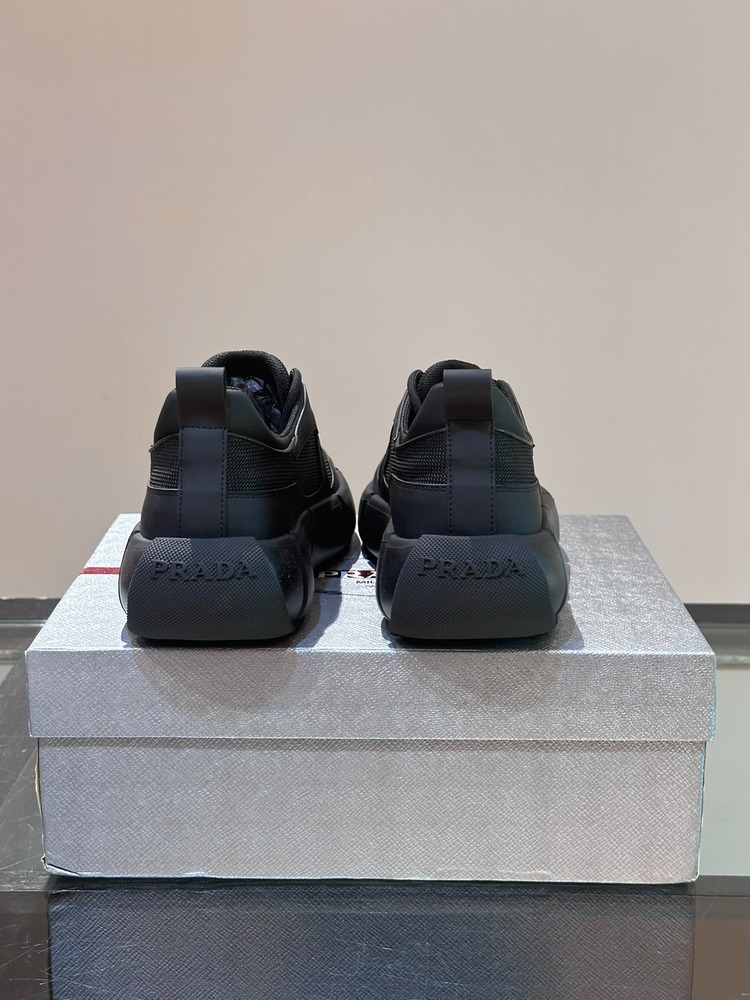 PRADA 38-46