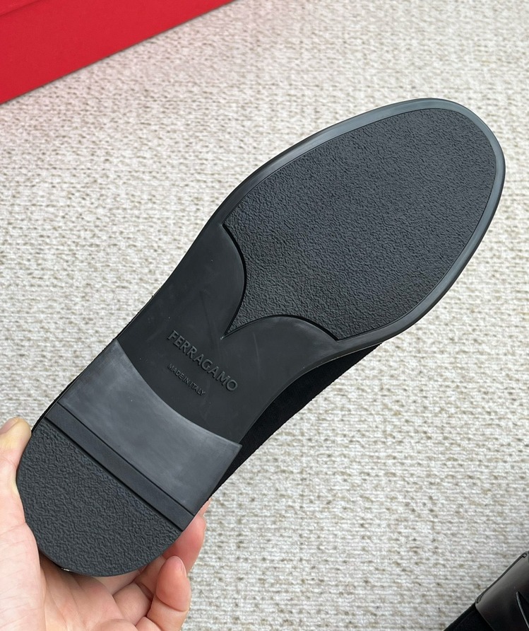 Salvatore Ferragamo 39-44