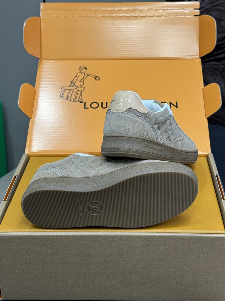 Louis Vuitton 39/45