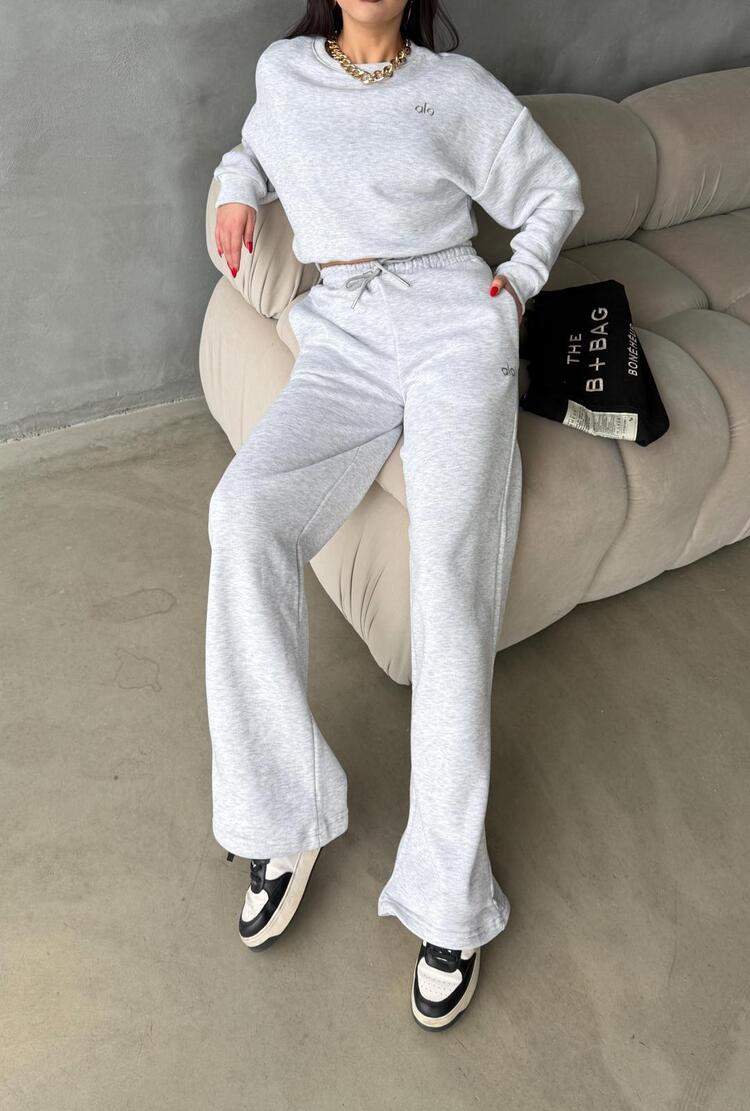 Alo Yoga Kısa Sweatshirt ve Geniş Kesim Eşofman Takımı Gri
