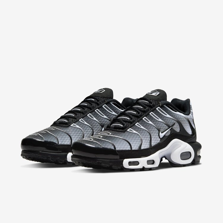 Nike Air Max Plus Black/Metallic Silver