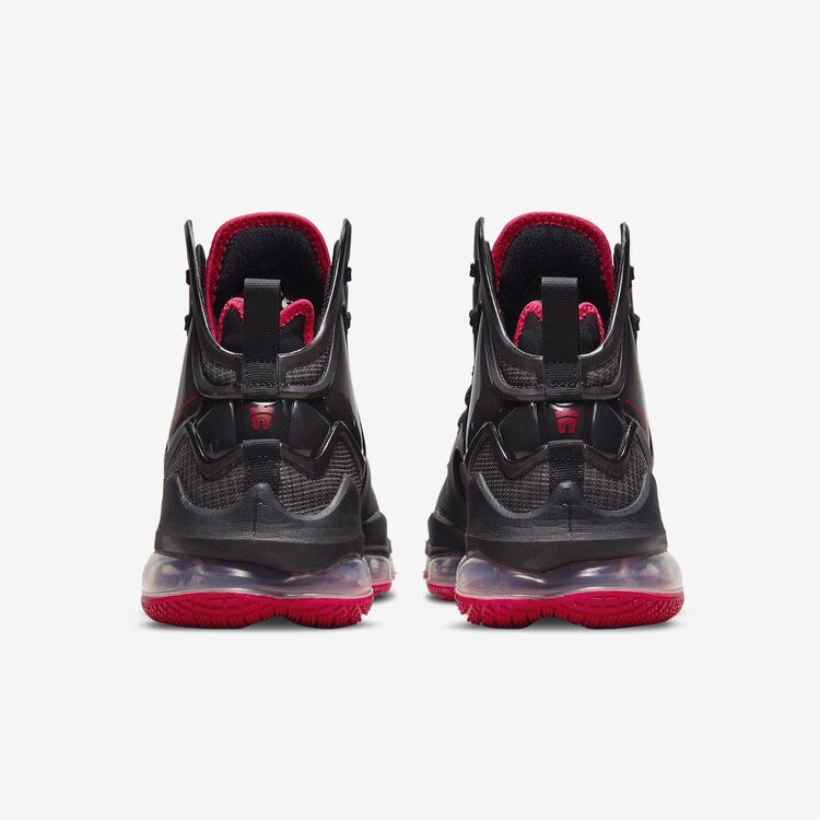 Nike LeBron 19 'Bred'
