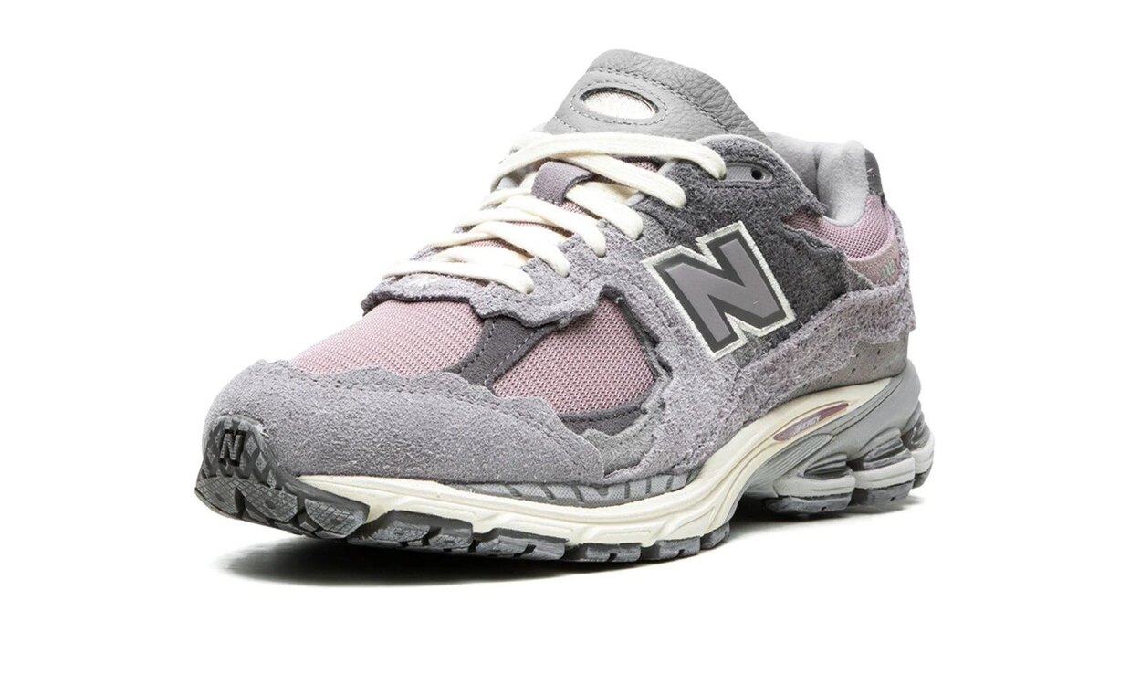 NEW BALANCE 2002R