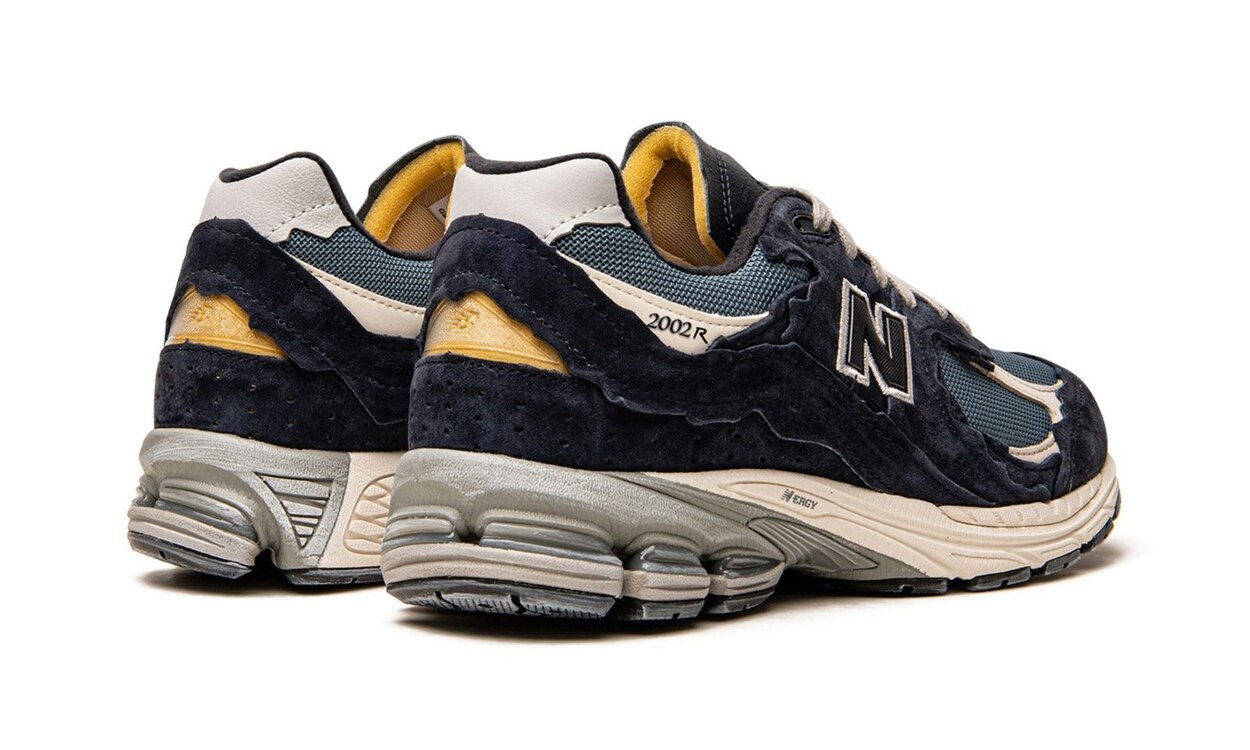 NEW BALANCE 2002R "Protection Pack - Dark Navy"