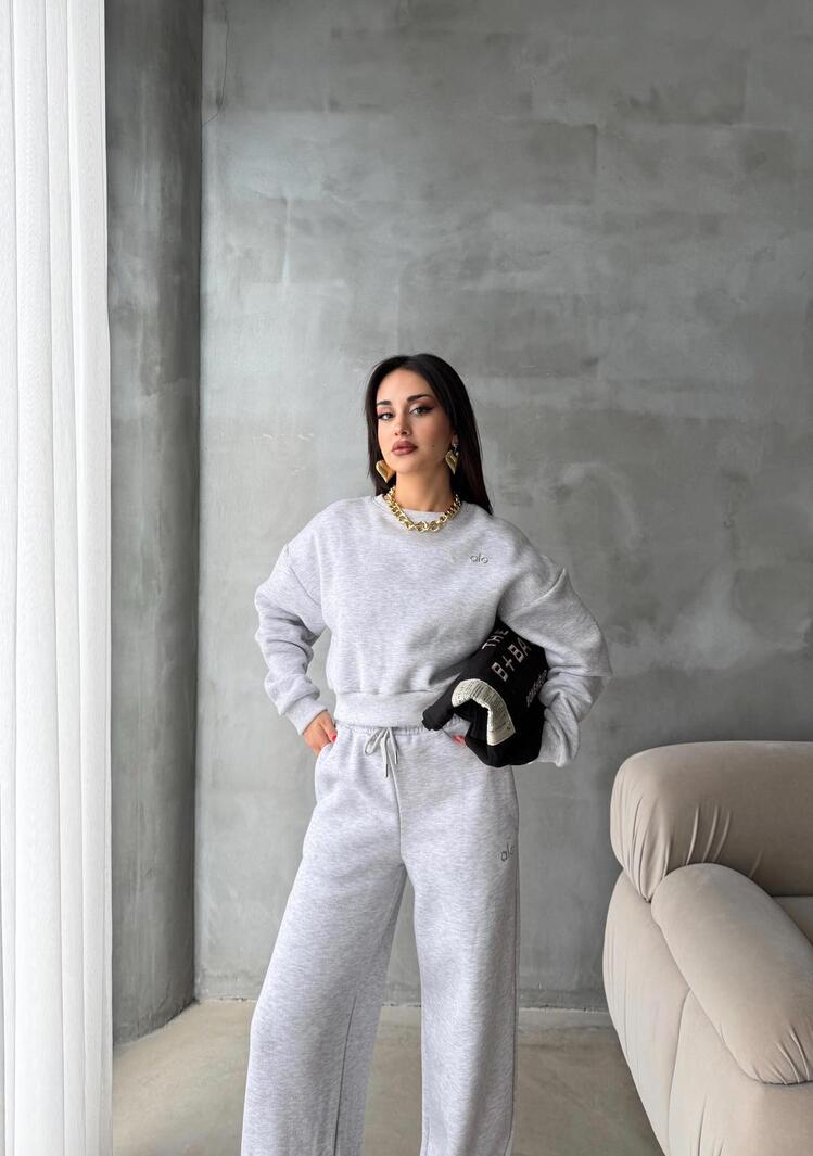 Alo Yoga Kısa Sweatshirt ve Geniş Kesim Eşofman Takımı Gri