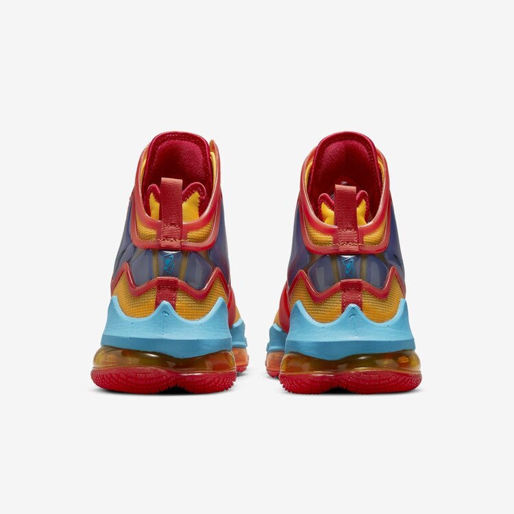 Space Jam x LeBron 19 ''Tune Squad''