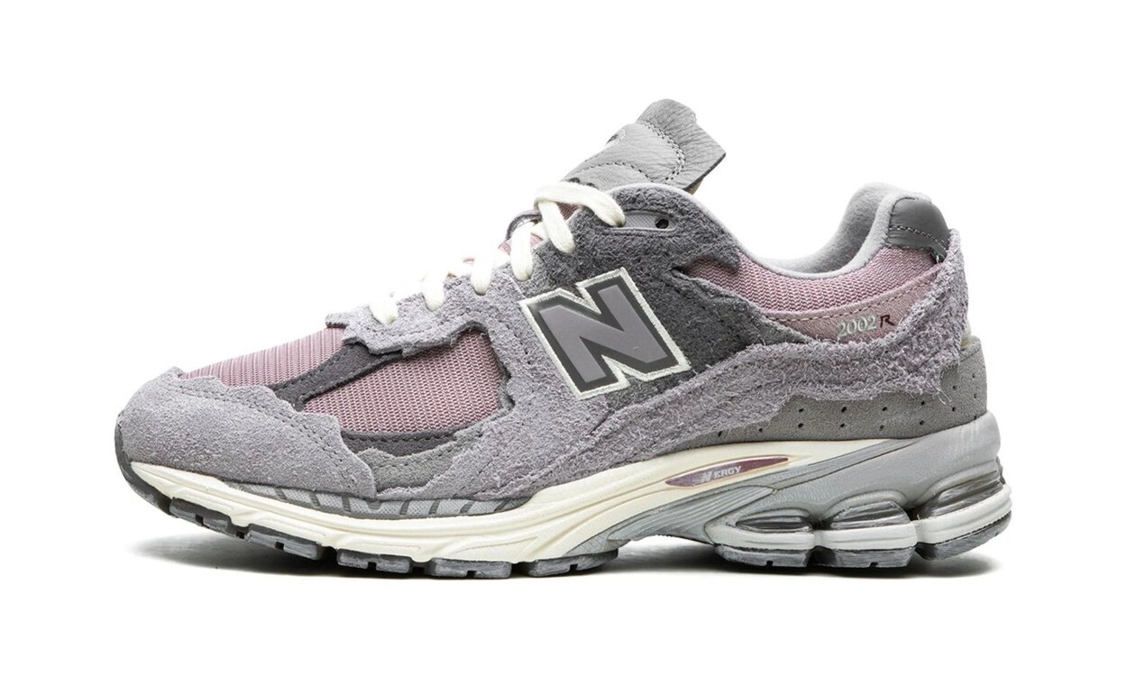 NEW BALANCE 2002R