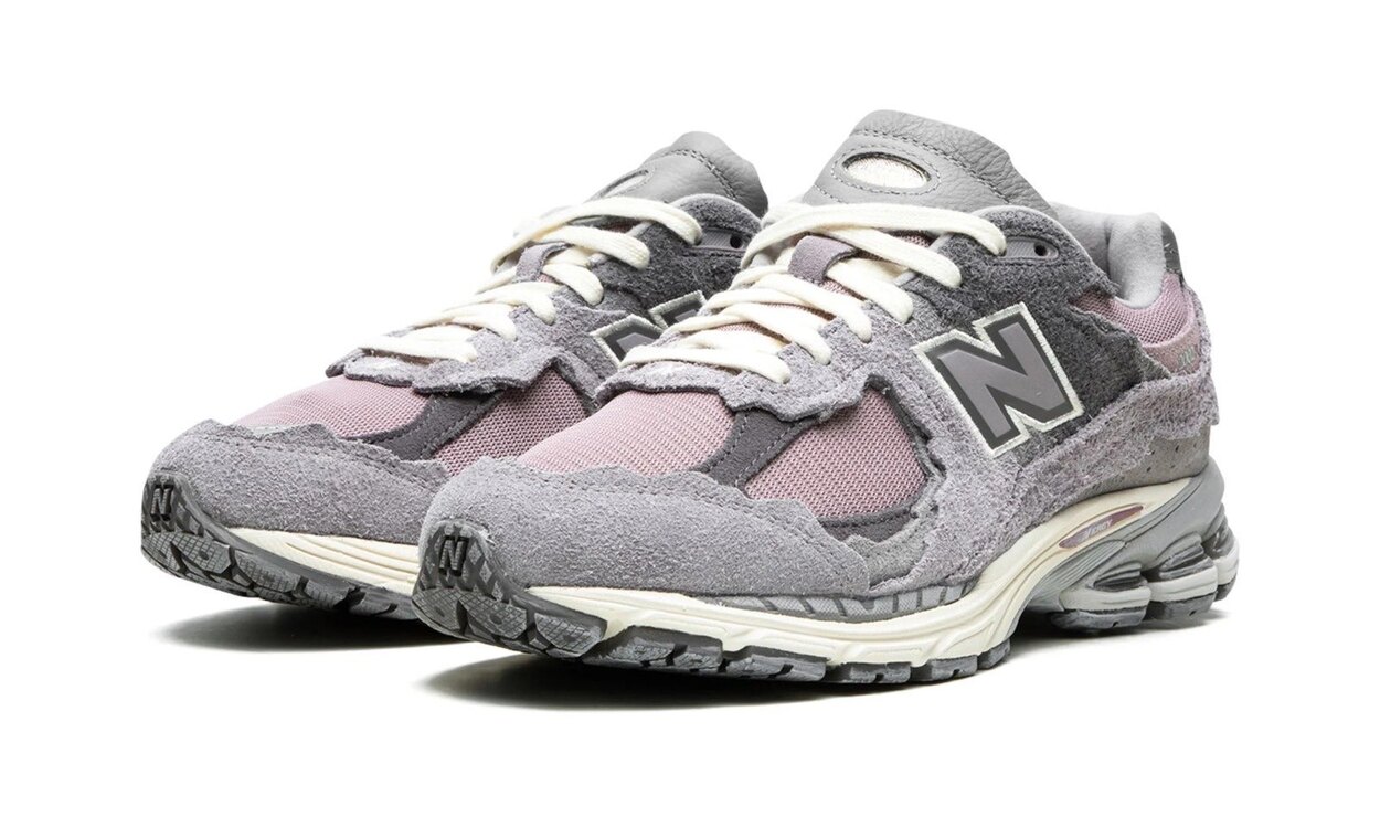 NEW BALANCE 2002R