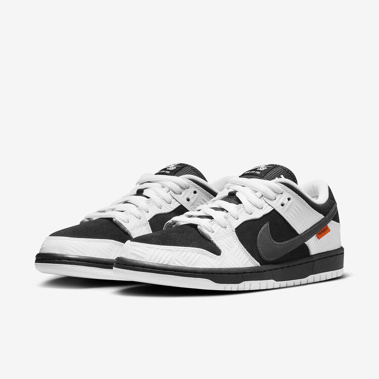 TIGHTBOOTH X Nike SB Dunk Low