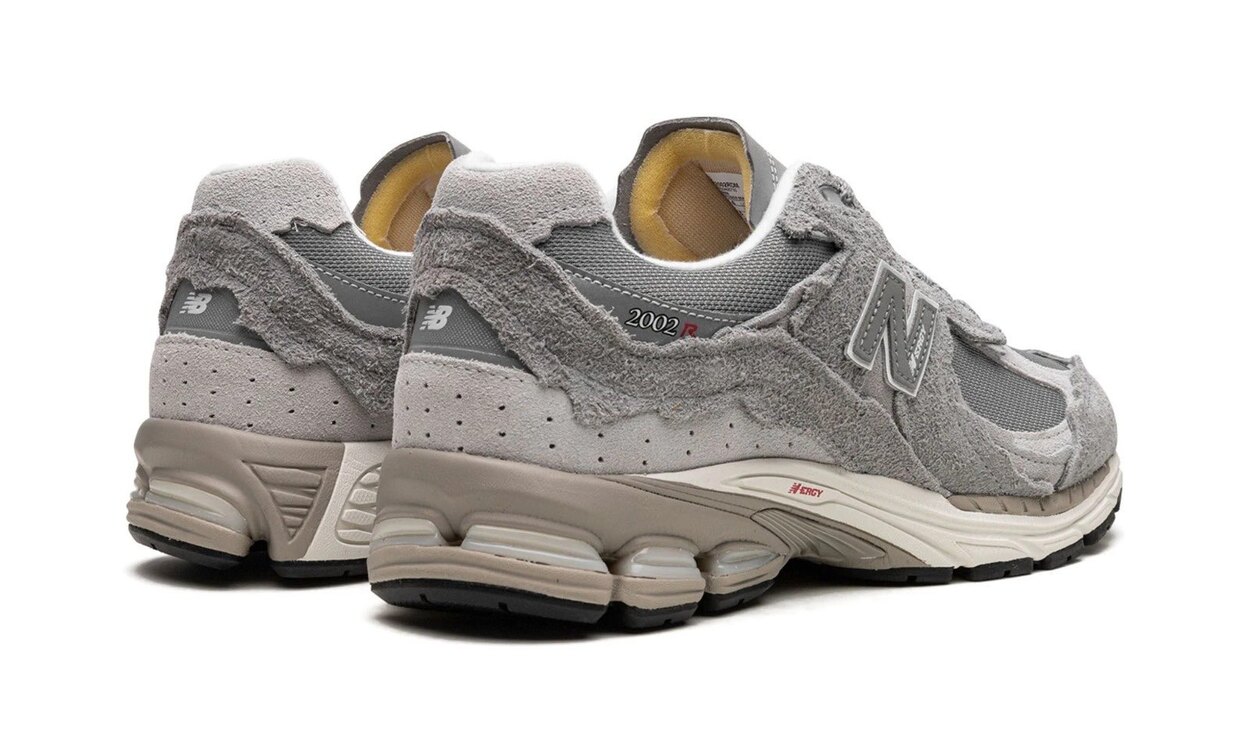 NEW BALANCE 2002RD
