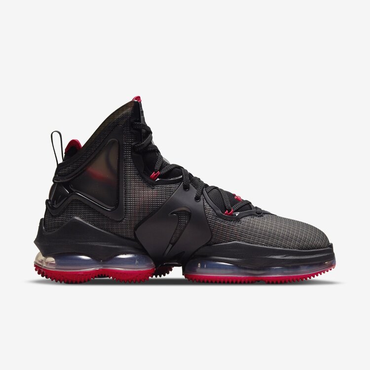 Nike LeBron 19 'Bred'