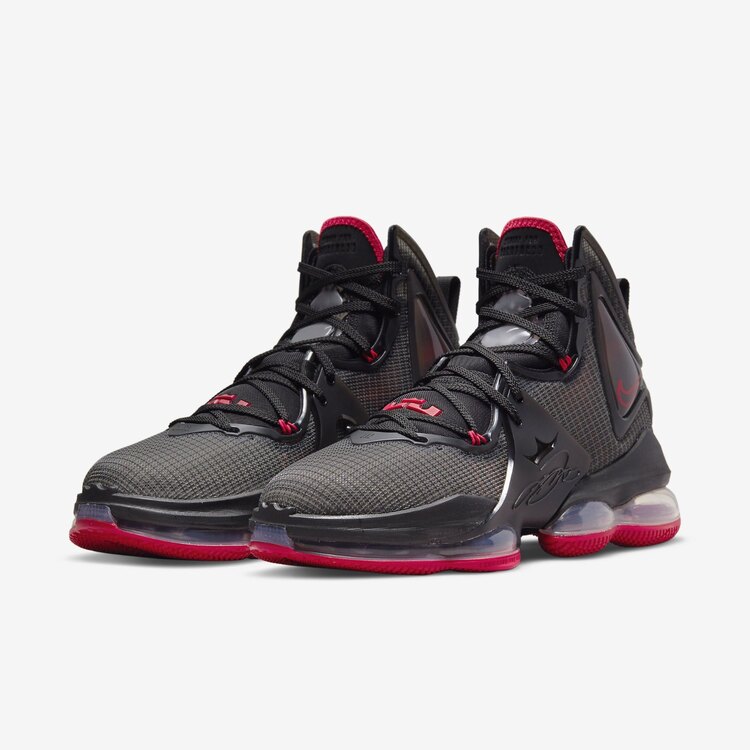 Nike LeBron 19 'Bred'