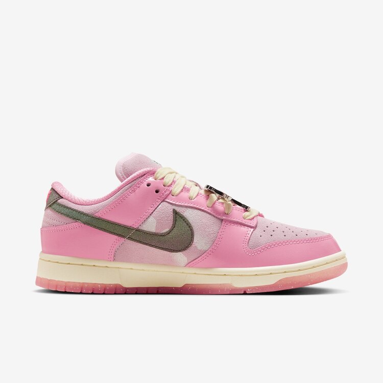 Nike Dunk Low “Barbie”