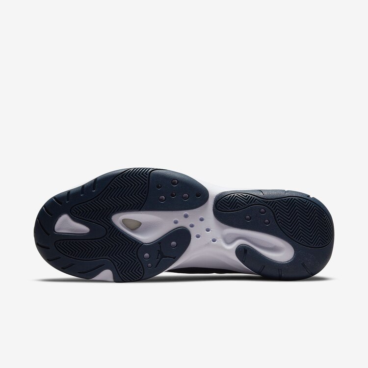 Nike Air Jordan 11 CMFT Low “Michigan”