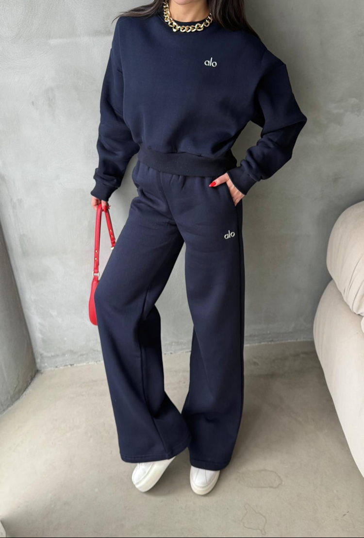 Alo Yoga Kısa Sweatshirt ve Geniş Kesim Eşofman Takımı Lacivert