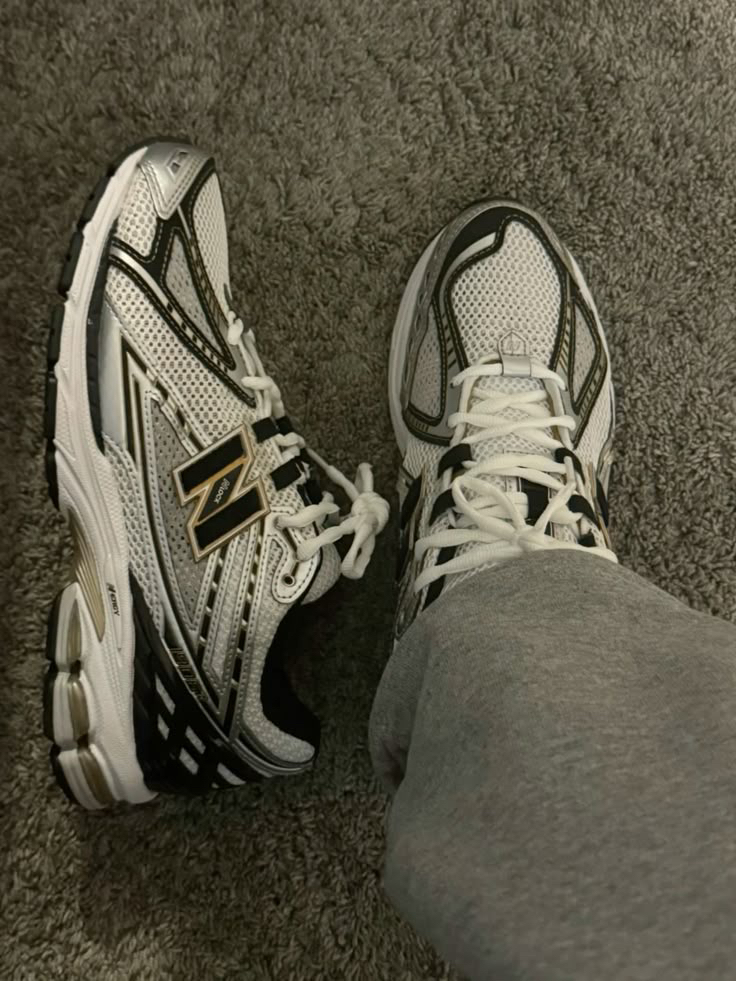 NB 1906R x Gold