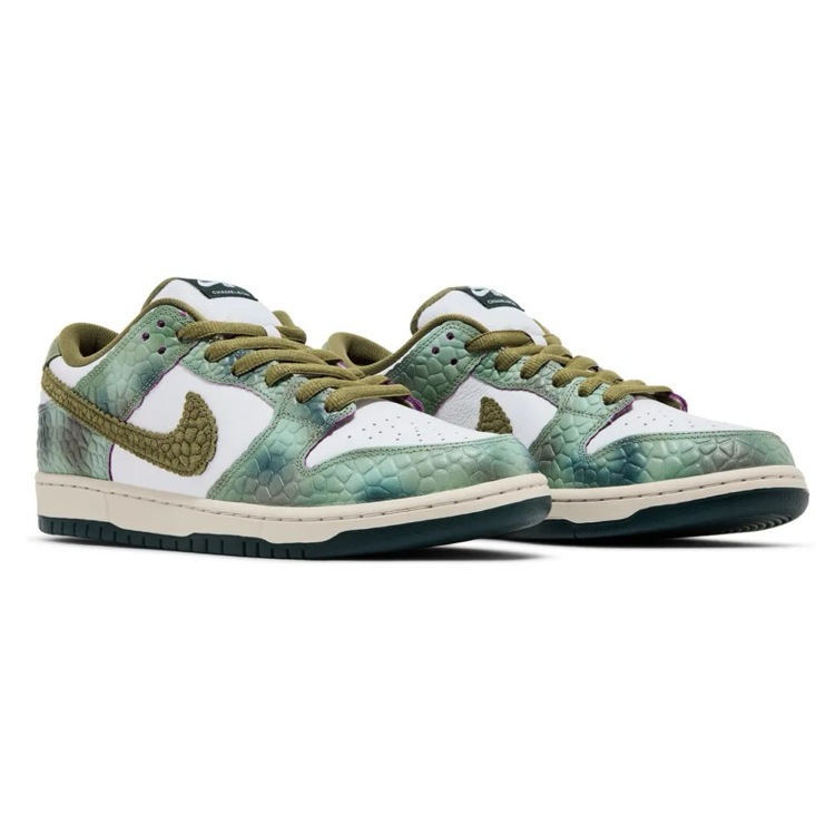 SB Dunk Low x Alexis Sablone Chameleon