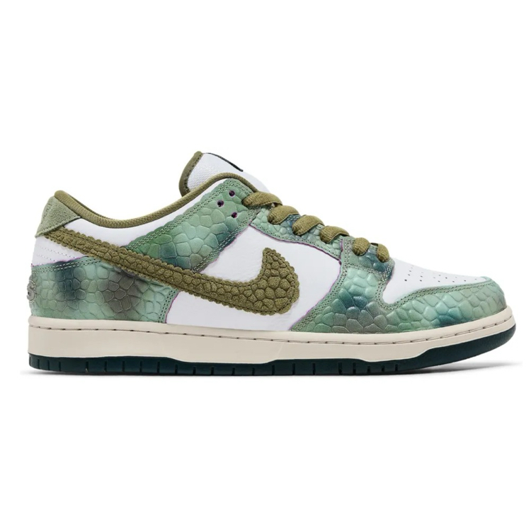 SB Dunk Low x Alexis Sablone Chameleon