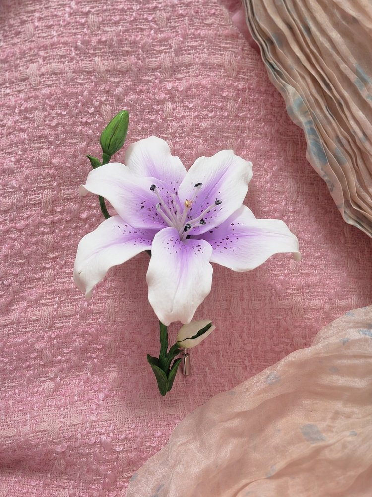 Lilyum Brooch(Broş)