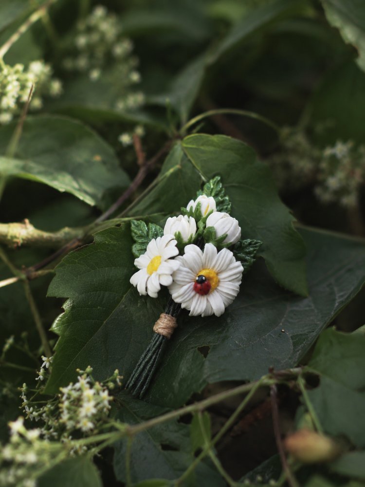 "Daisy Bouquet Brooch"(Broş)