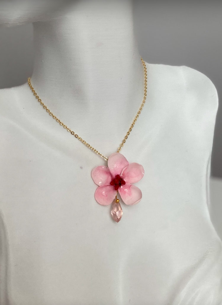Blossom Whisper Kolye