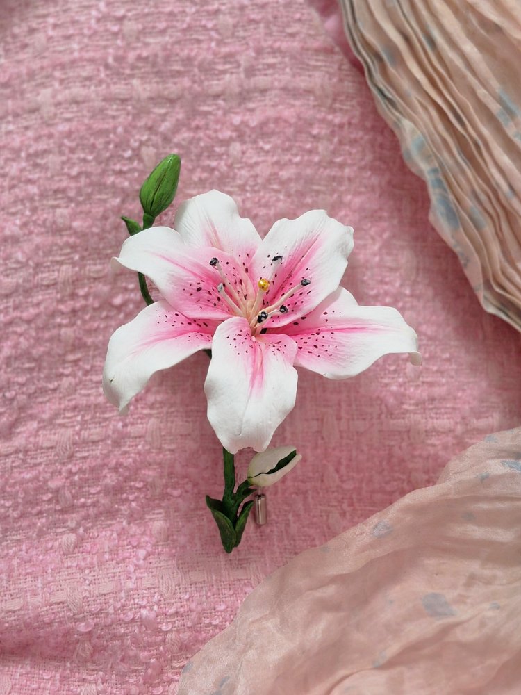 Lilyum Brooch(Broş)