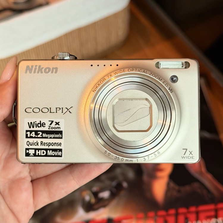 Nikon Coolpix S6000 | Soho camera