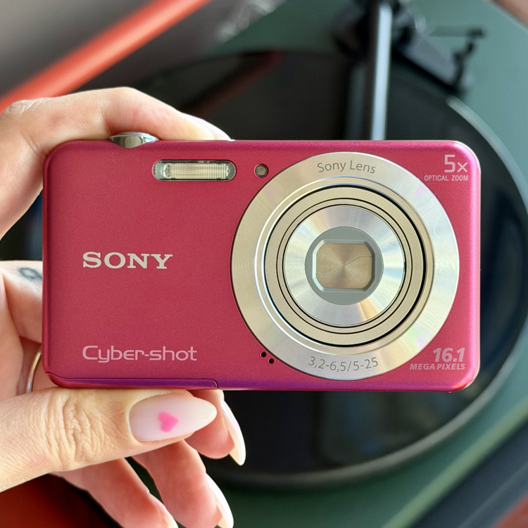 Sony Cybershot DSC W710