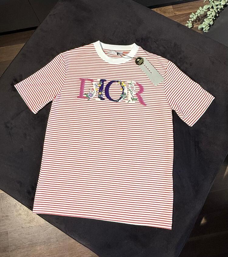 DİOR kırmızı beyaz punch işleme detaylı tshirt