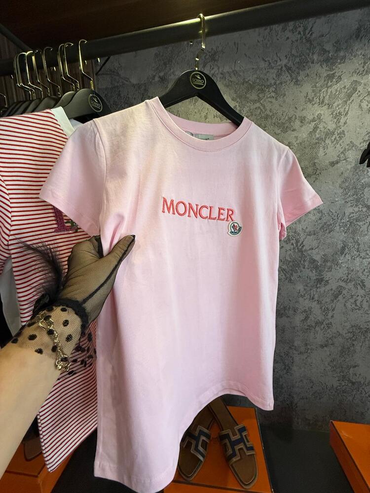 MONCLER işlemeli pembe tshirt