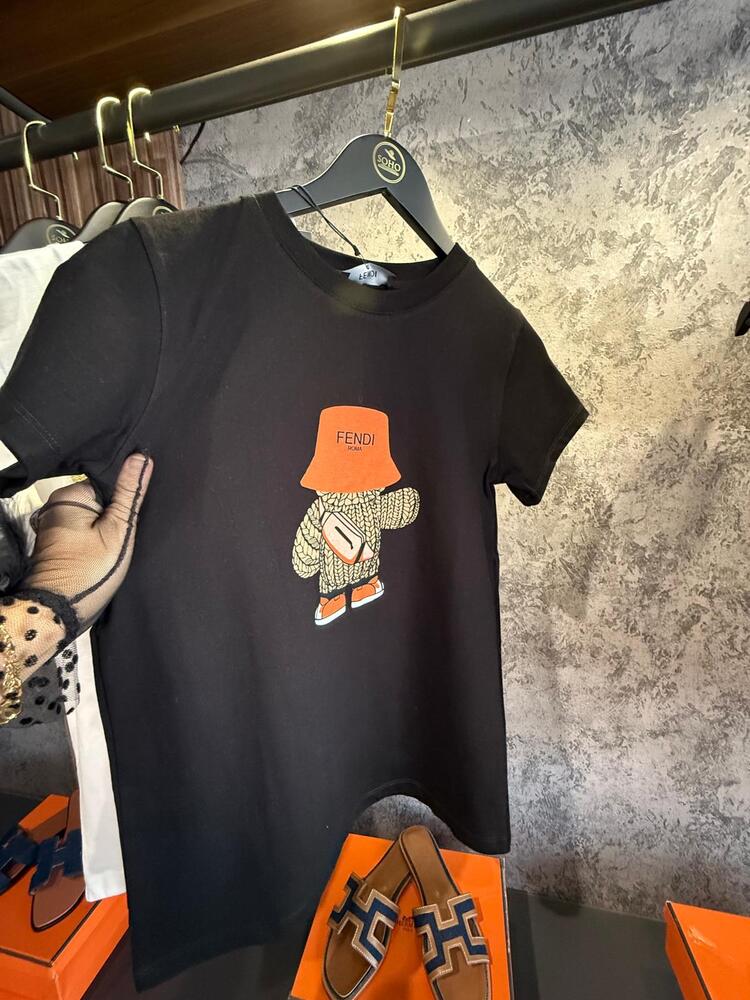FENDİ siyah ayıcıklı basic tshirt 