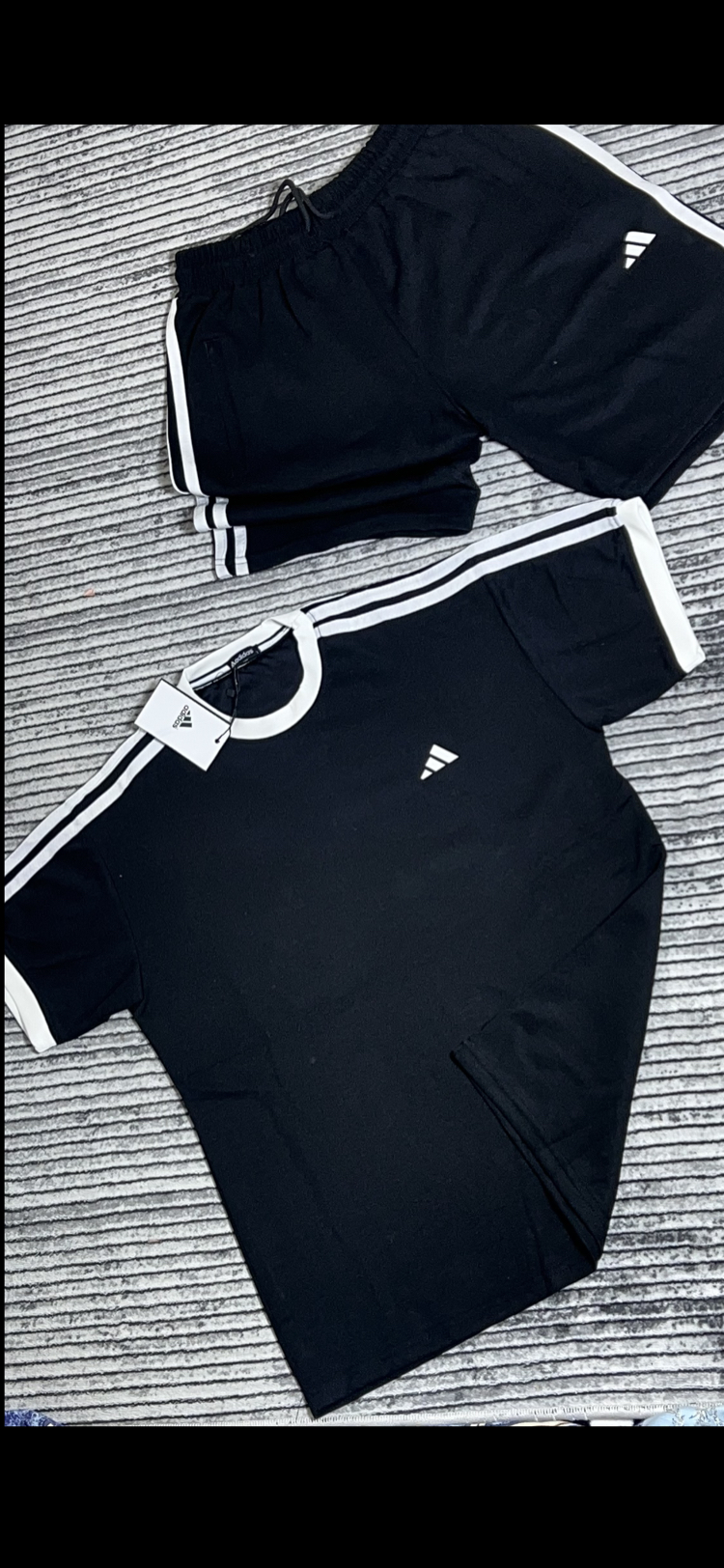 Siyah Şeritli Adidas Takım (Tişört + Şort)