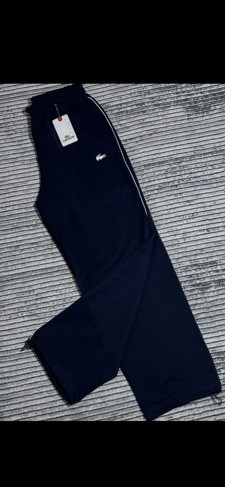 Lacoste Lacivert Eşofman Altı – Rahat Kalıp Streetwear