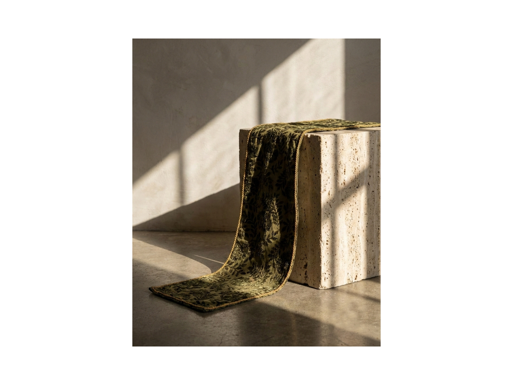 The Atelier Runner: "Zamanın Dokusu" | 1970'ler Vintage Çift Taraflı Runner