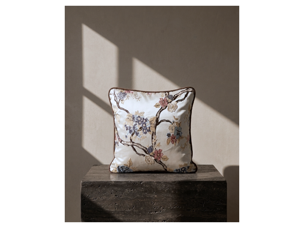 Botanical Saten Karışımlı Floral Yastık Kılıfı (50x50 cm)