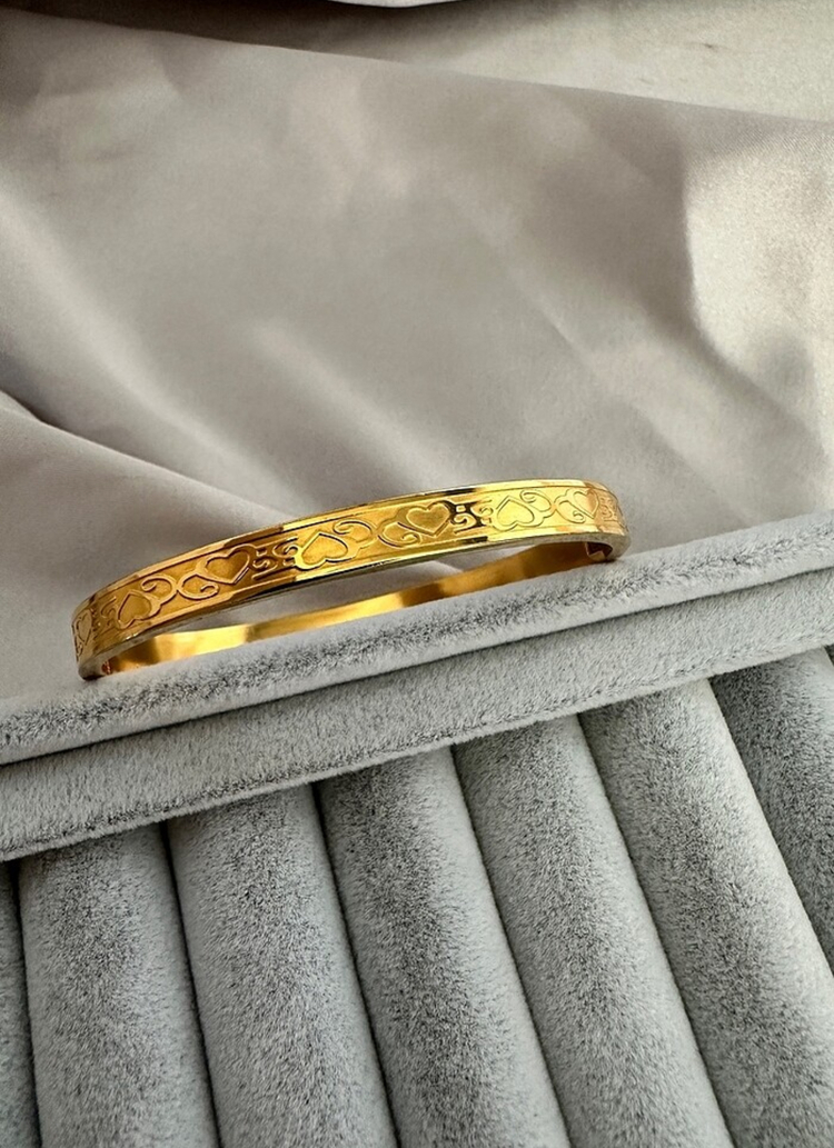 Çelik gold kalp desenli 6 mm kelepçe