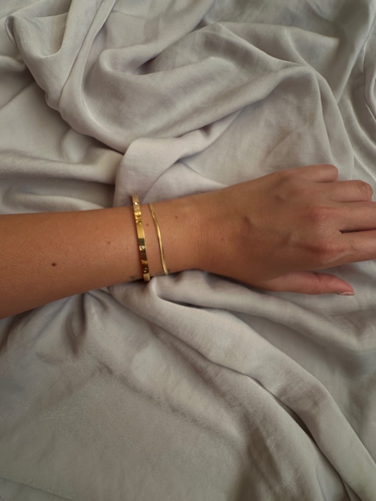 Crtier Model 4mm Taşlı Gold Çelik Kelepçe