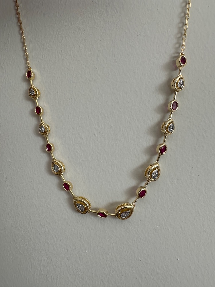 14k Vip Element Bordo Taşlı Kolye