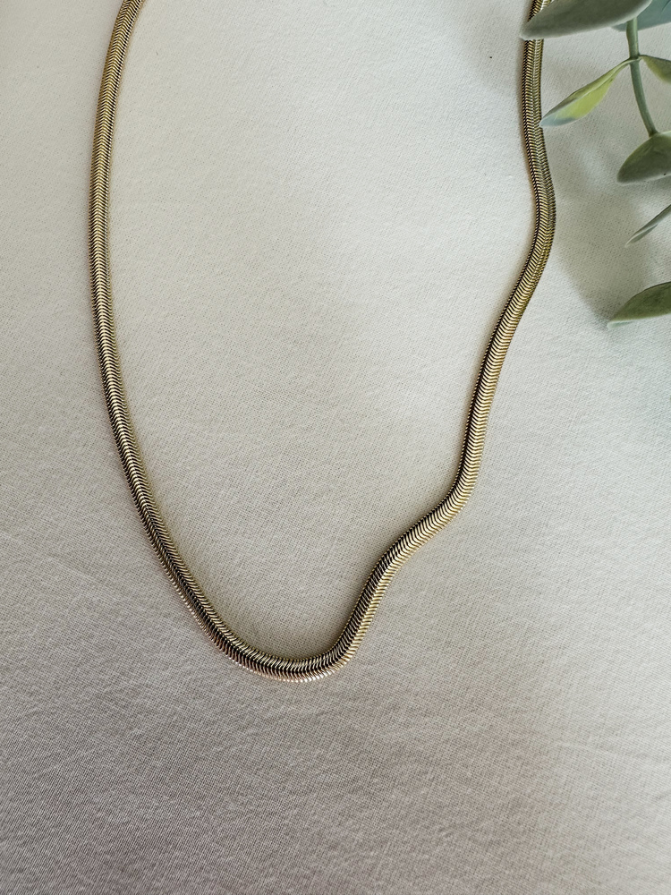 Xuping 14 k renginde ezme kolye 