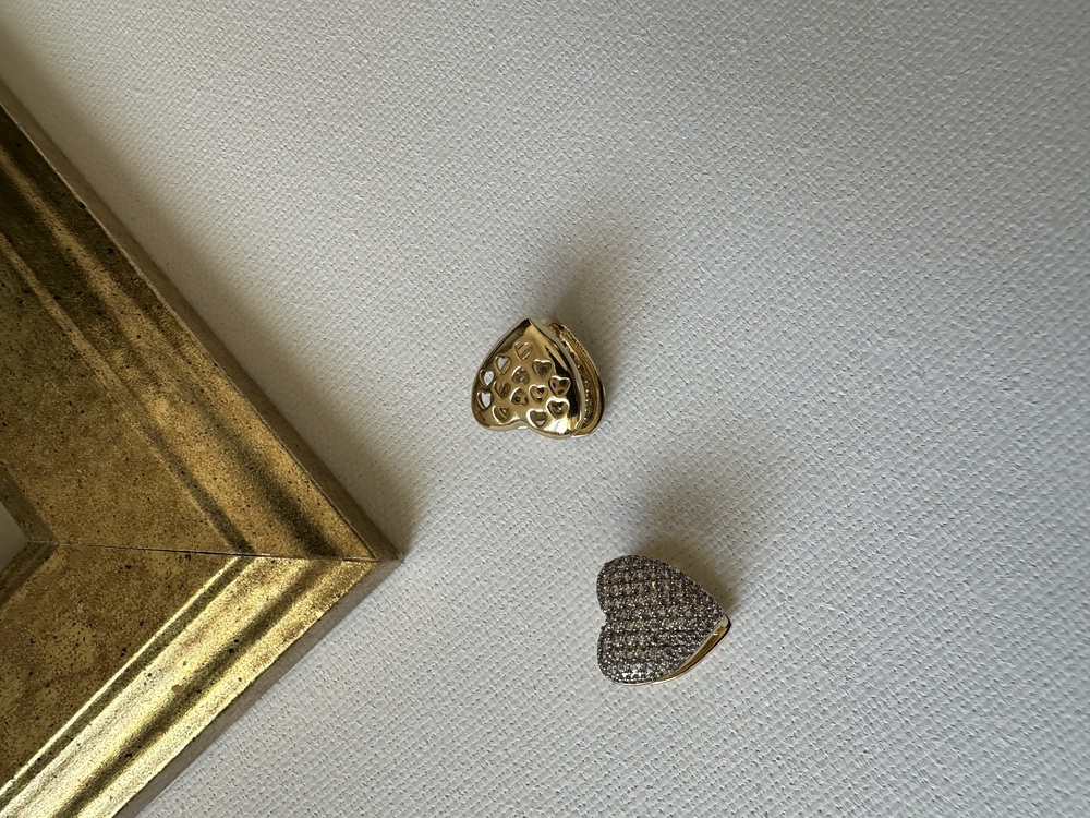 Çelik Gold 2 Taraflı Kalp Desen Mini Küpe