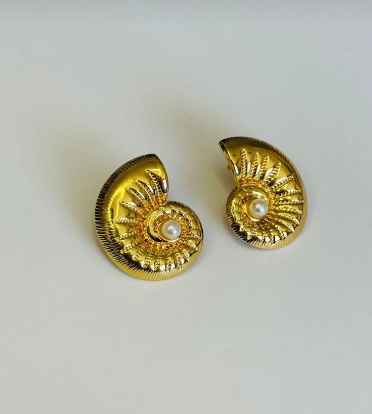 Çelik Sarmal deniz kabuğu gold küpe