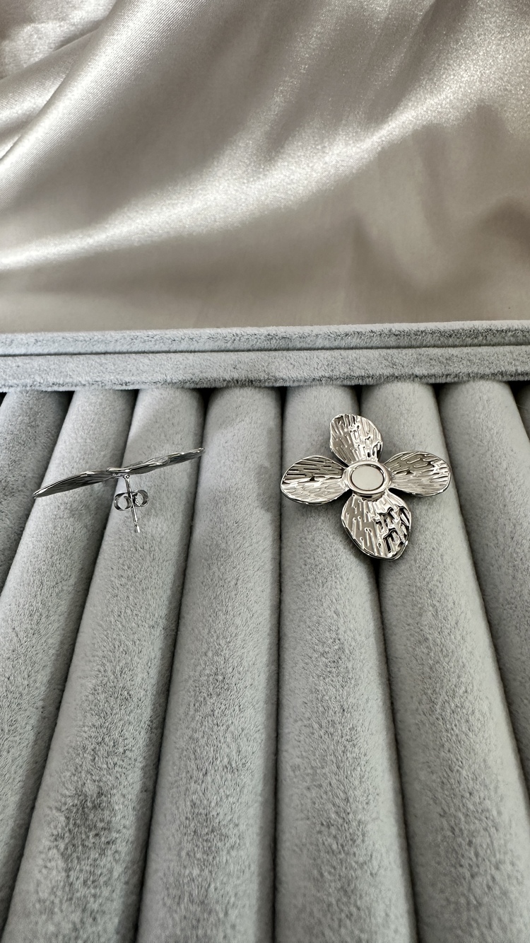 Çelik silver küpe