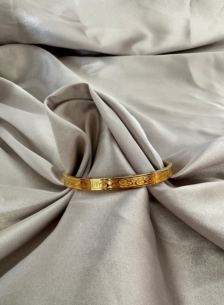 Çelik gold kalp desenli 6 mm kelepçe