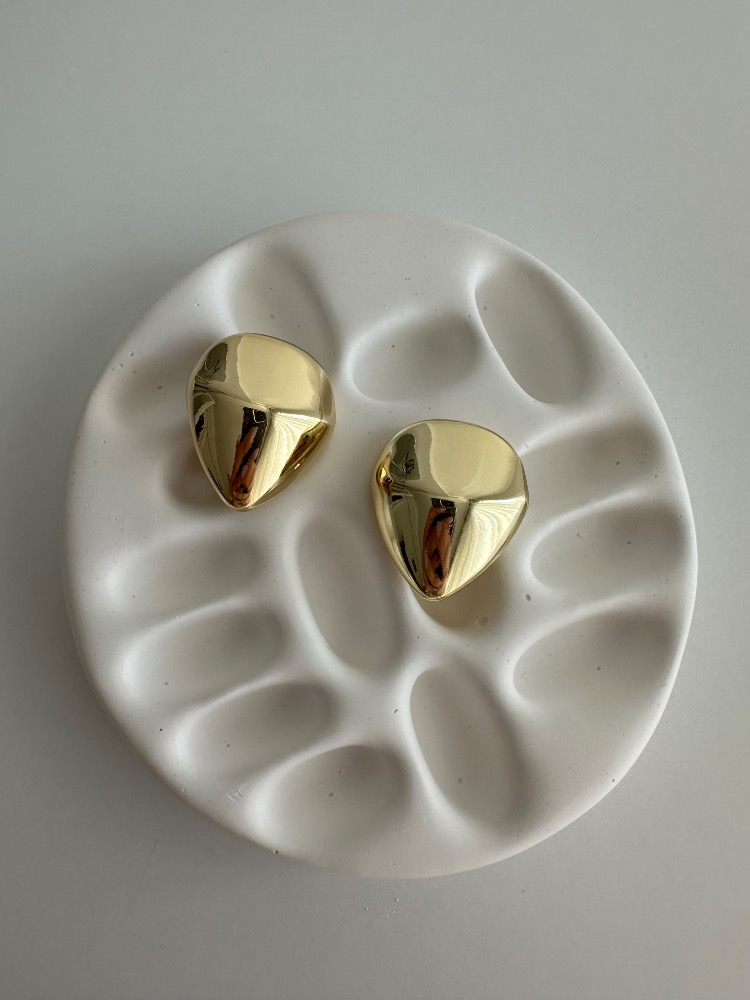 14k Gold Üçgen Bombeli Küpe