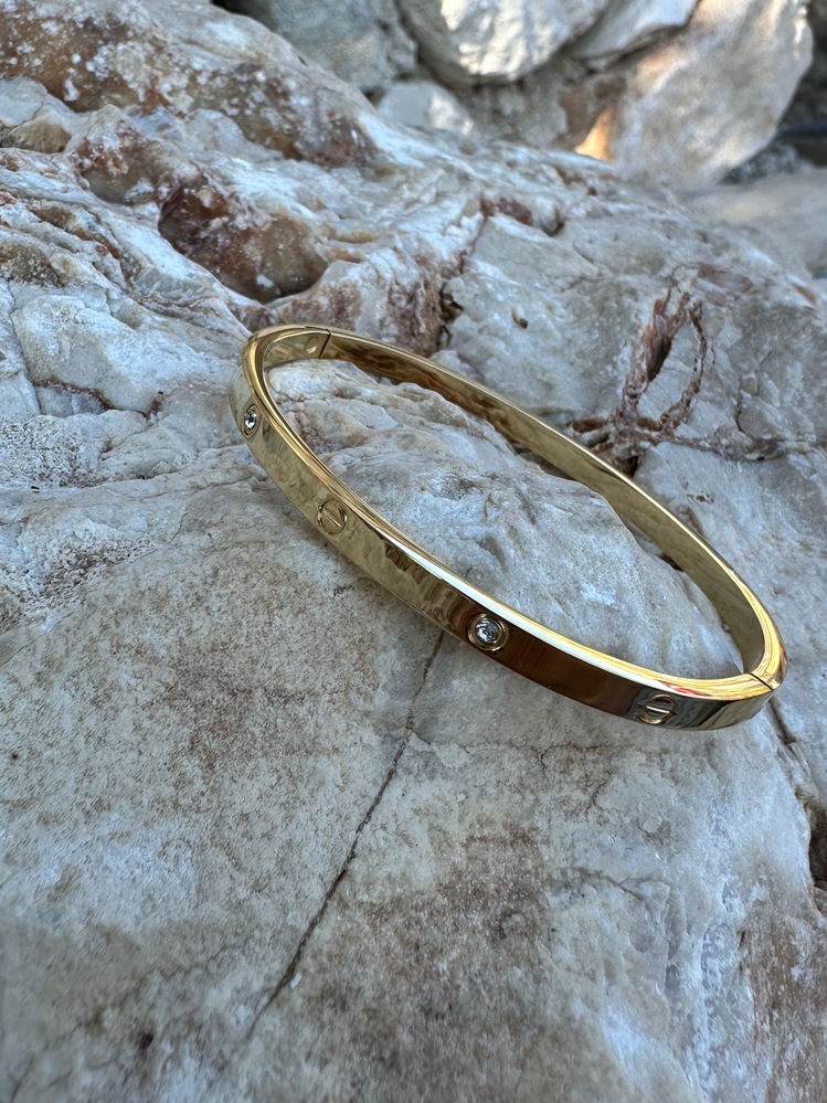 Crtier Model 4mm Taşlı Gold Çelik Kelepçe