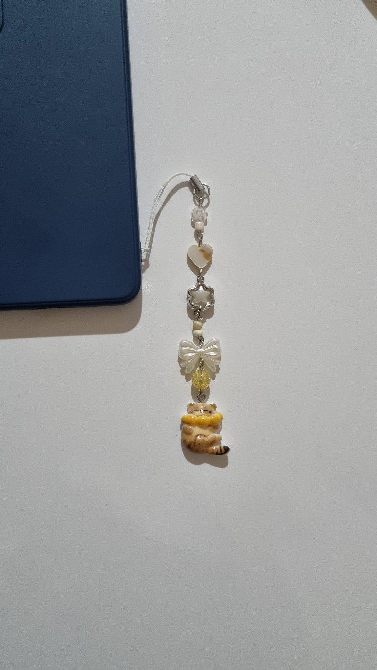 Kedili Telefon Charmı