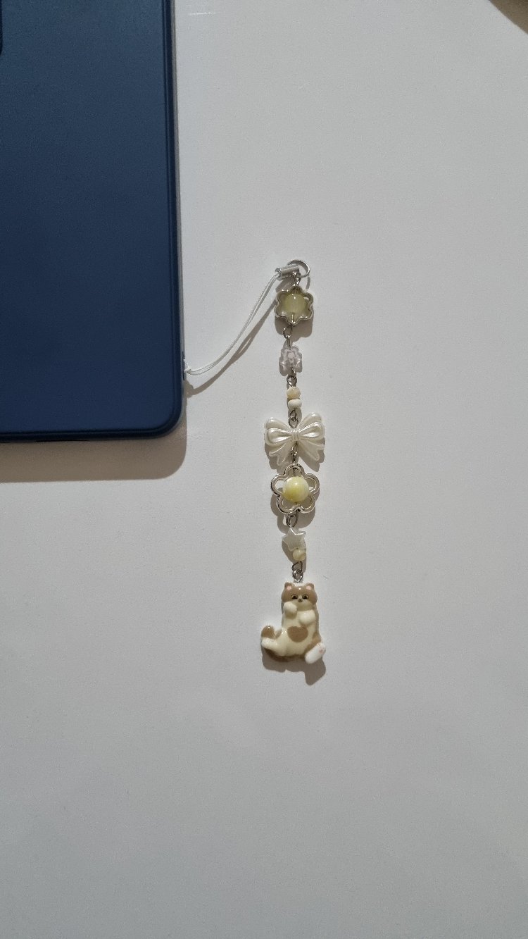 Kedili Telefon Charmı